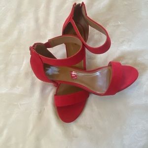 Ladies dress shoes open toed ankle straps.